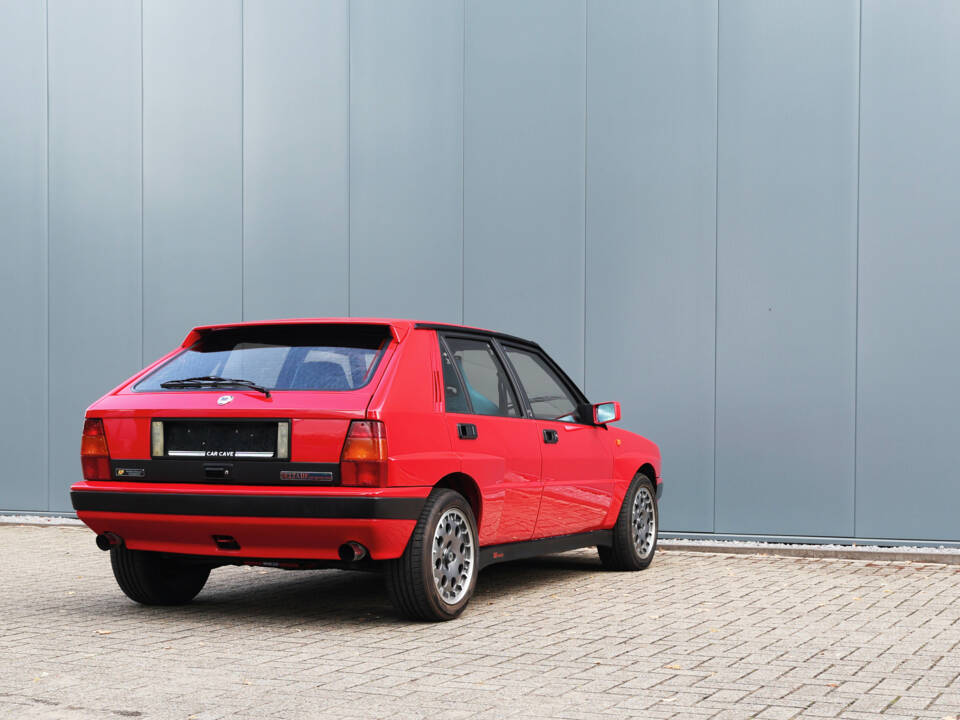 Image 22/41 of Lancia Delta HF Integrale (1989)
