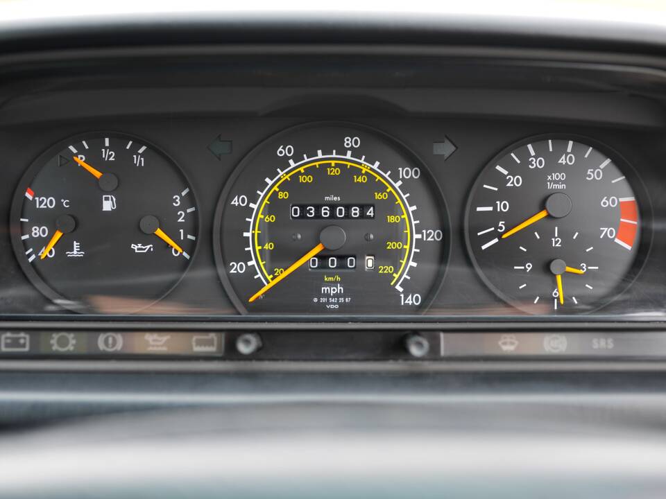 Image 19/31 of Mercedes-Benz 190 E (1993)