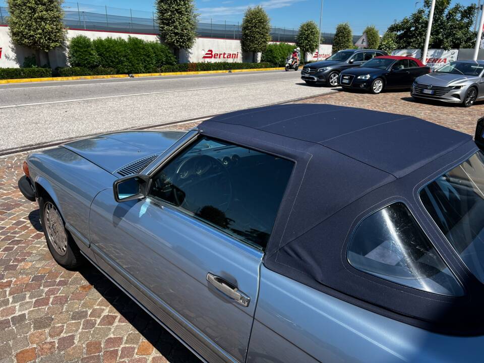 Image 8/15 of Mercedes-Benz 560 SL (1989)
