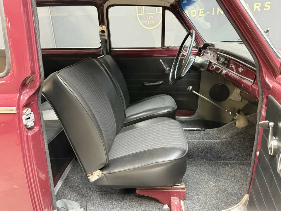 Image 38/50 of Volvo P 210 Duett (1962)