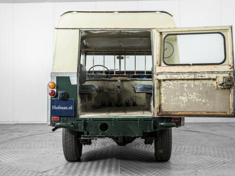 Image 37/50 of Land Rover 109 (1978)