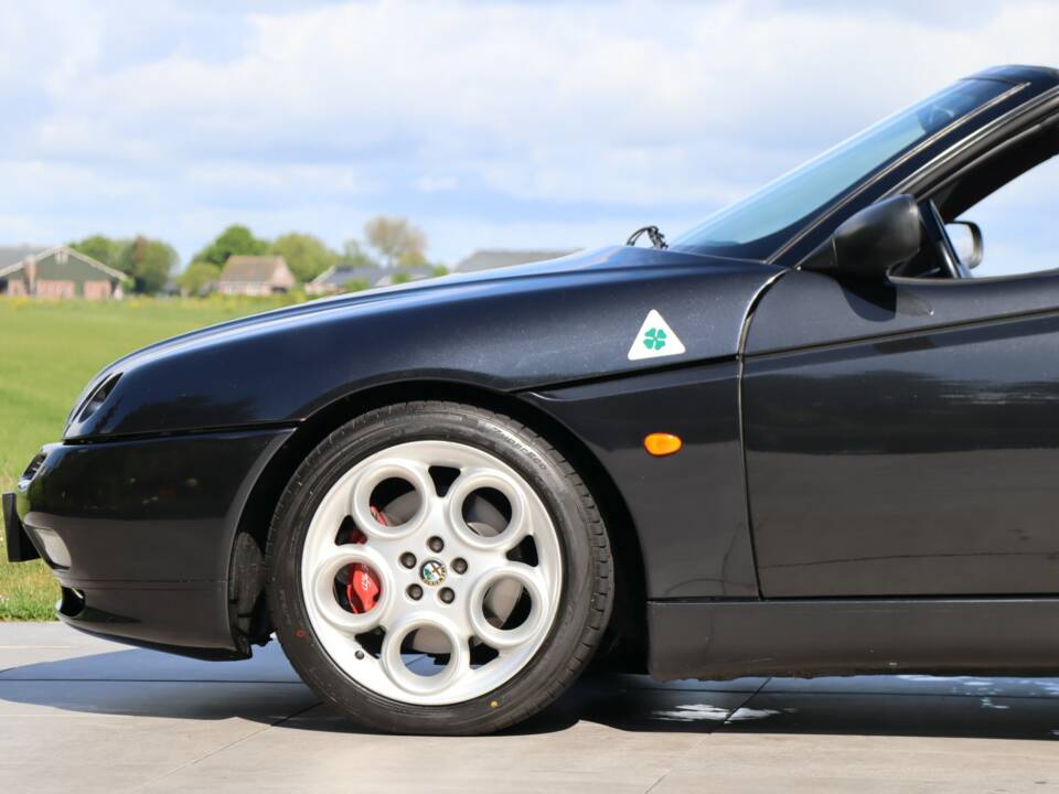 Image 18/50 of Alfa Romeo Spider 3.0 V6 24V (2001)