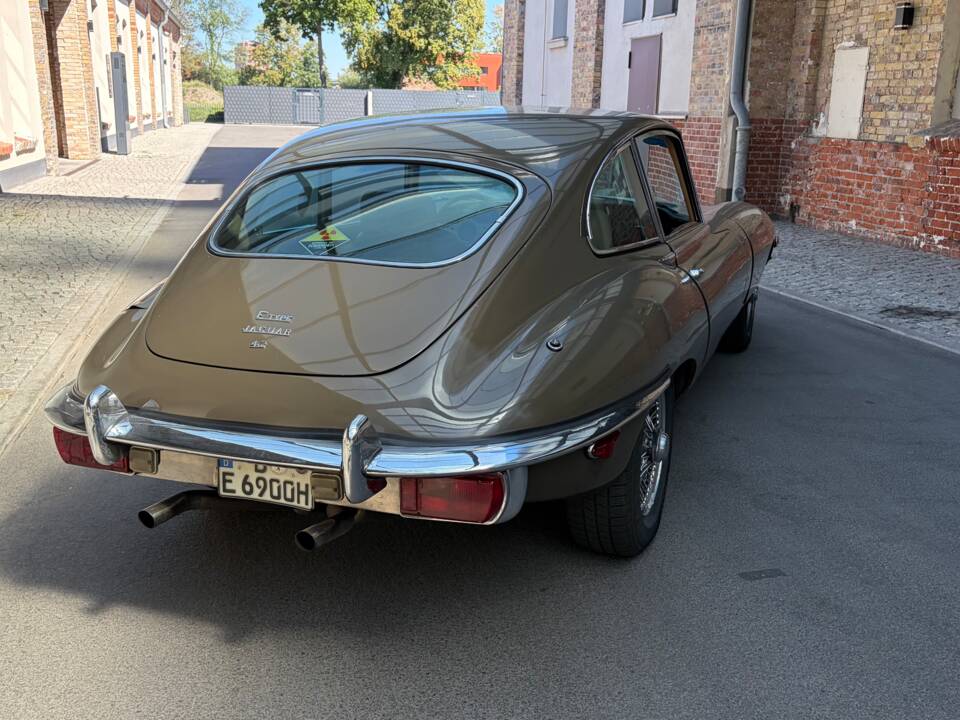 Image 14/81 de Jaguar Type E (2+2) (1969)