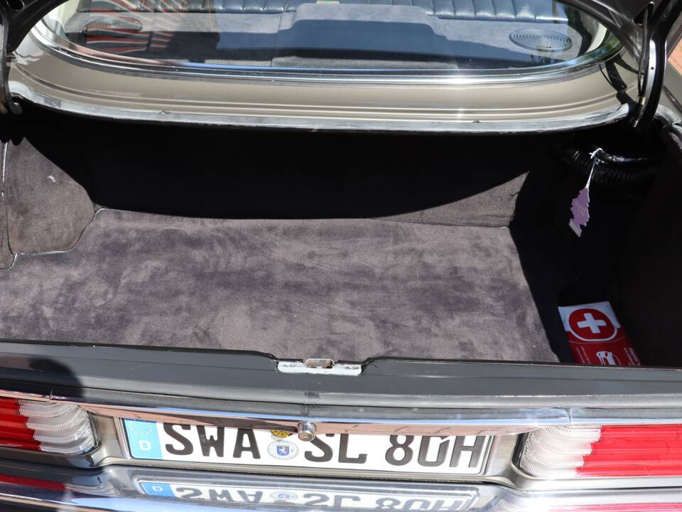Image 44/59 of Mercedes-Benz 500 SLC (1980)