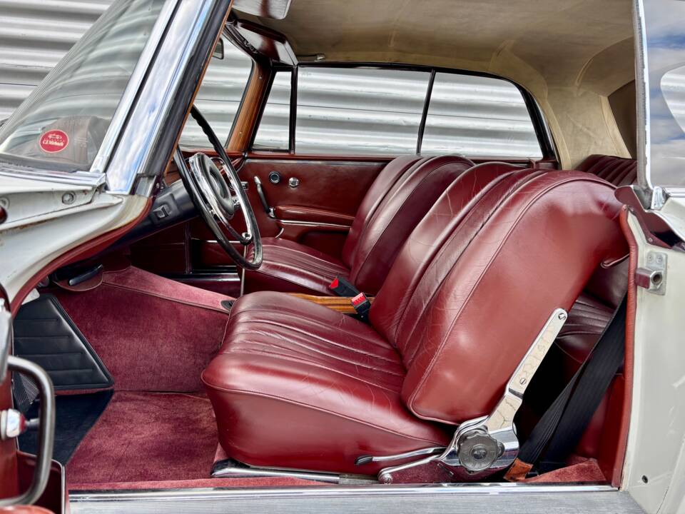 Image 11/33 of Mercedes-Benz 250 SE (1966)