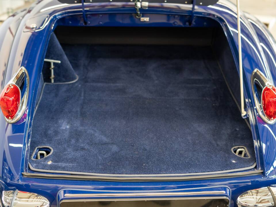Immagine 58/62 di Jaguar XK 140 OTS (1954)