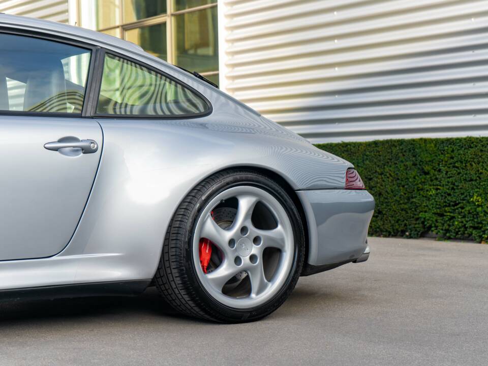 Bild 7/33 von Porsche 911 Carrera 4S (1996)