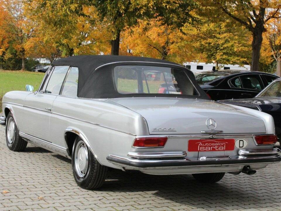 Immagine 7/17 di Mercedes-Benz 300 SE (1964)
