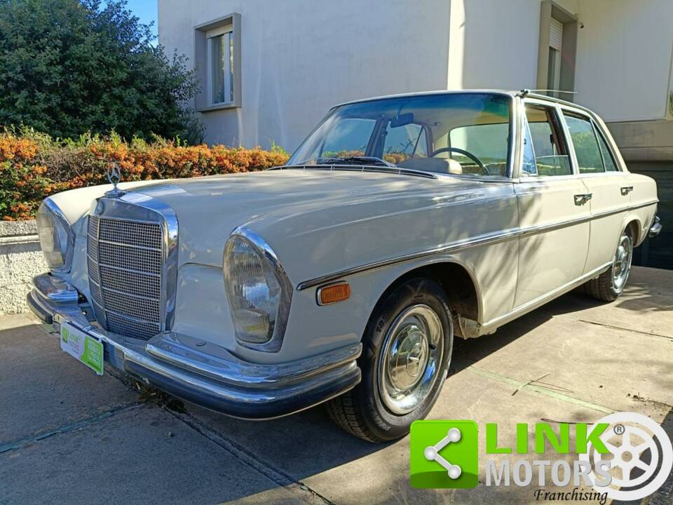 Bild 2/10 von Mercedes-Benz 250 S (1967)