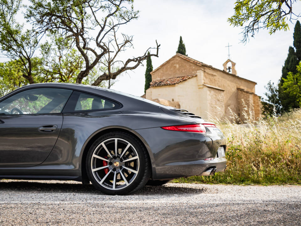 Image 42/50 of Porsche 911 Carrera 4S (2013)
