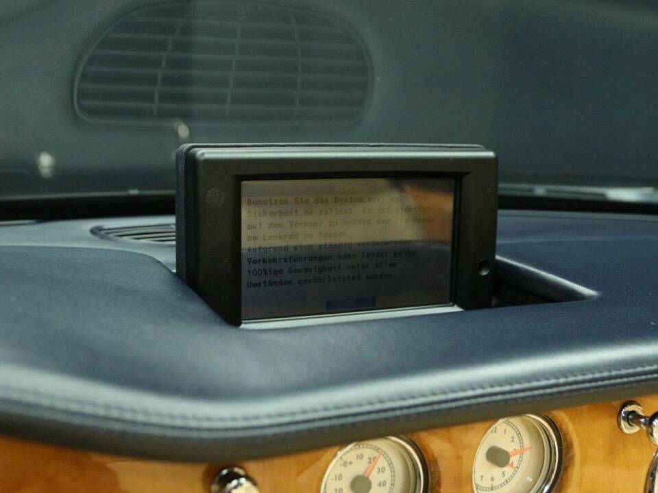 Image 24/49 de Bentley Azure (2006)