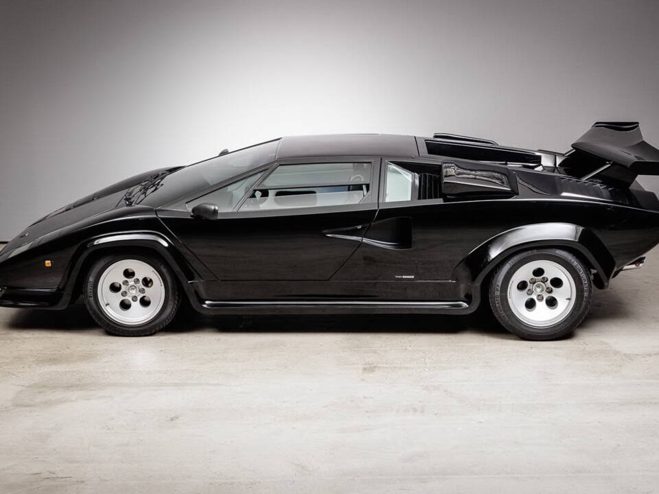 Image 11/50 of Lamborghini Countach LP 400 S (1982)