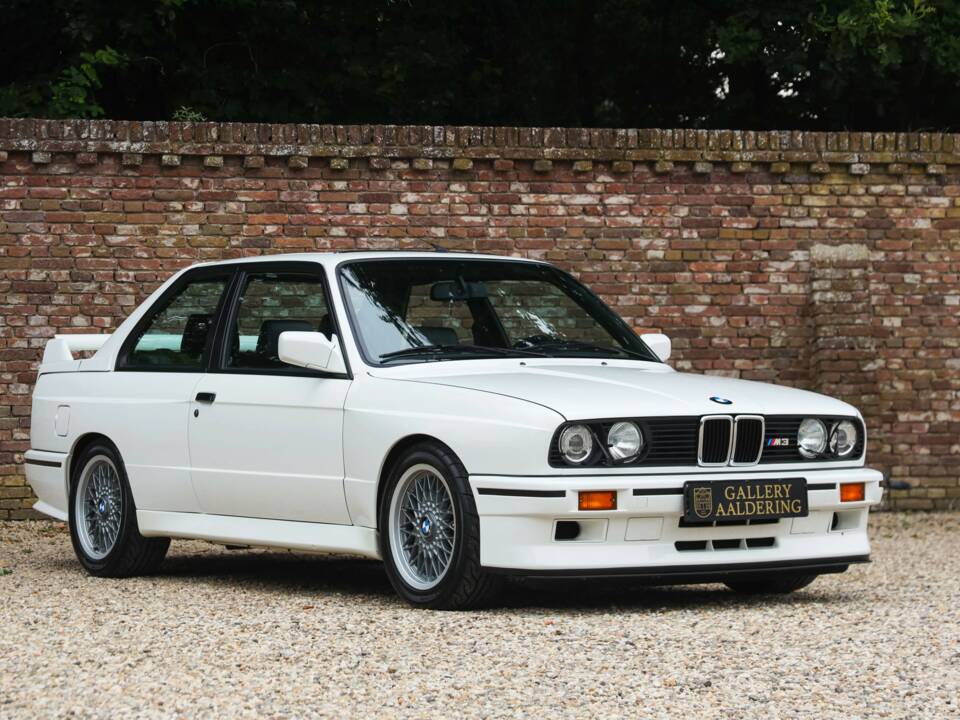 Image 25/50 of BMW M3 (1990)