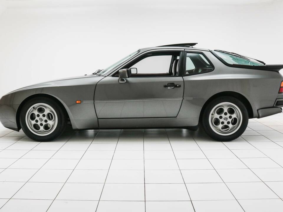 Bild 2/19 von Porsche 944 Turbo (1988)