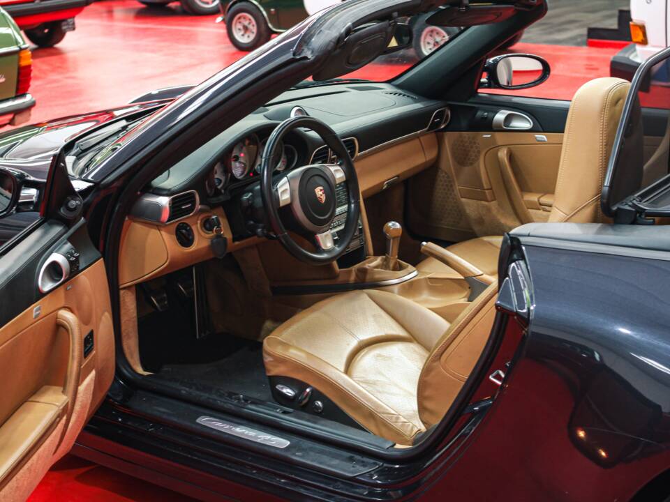 Image 44/48 of Porsche 911 Carrera 4S (2007)