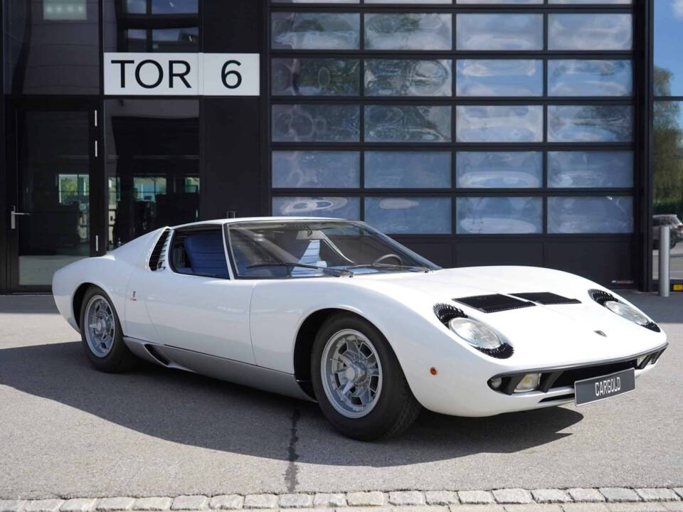 Afbeelding 36/74 van Lamborghini Miura P 400 (1968)