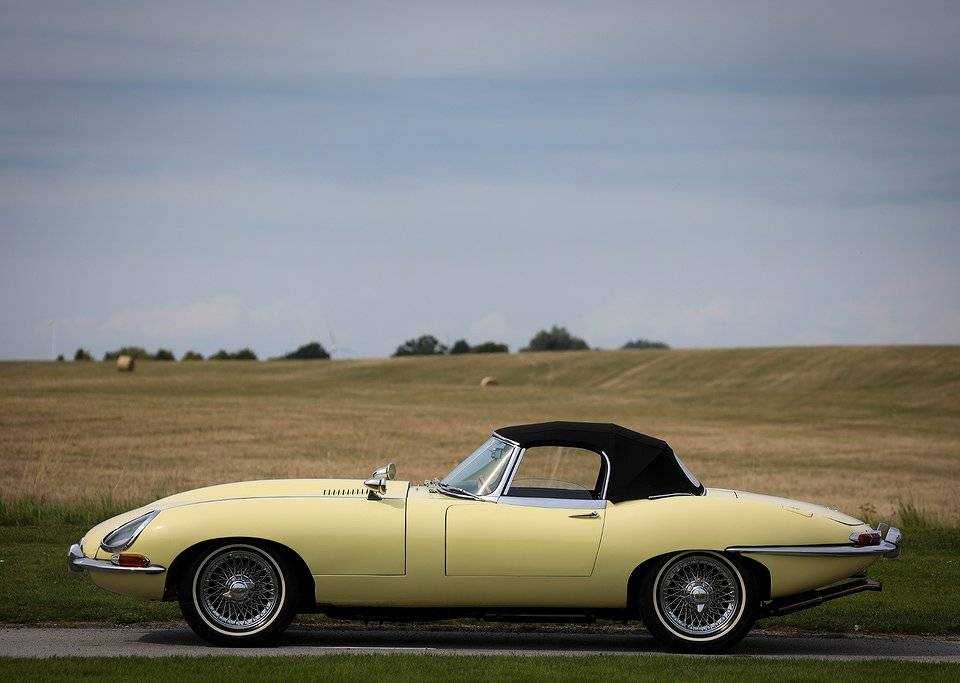 Image 6/35 of Jaguar E-Type (1967)