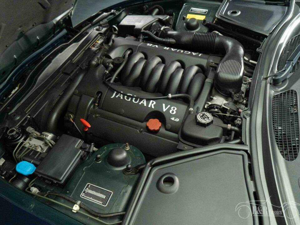 Image 5/19 of Jaguar XK8 4.0 (1998)
