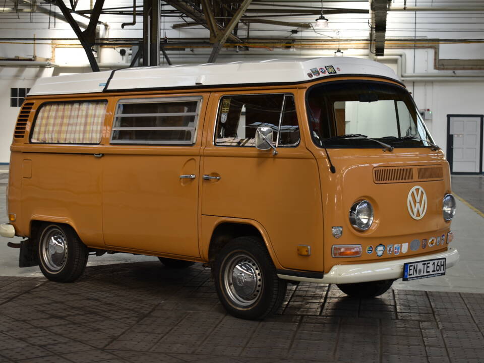 Imagen 8/45 de Volkswagen T2b Westfalia (1973)