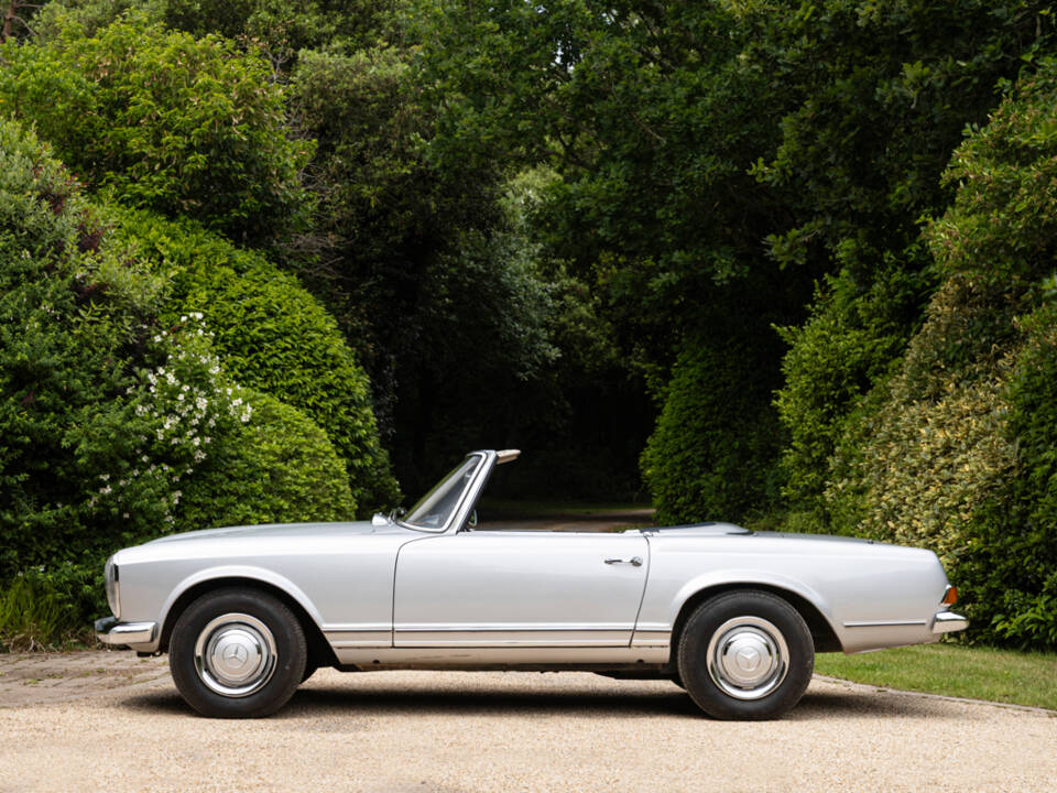 Image 6/42 de Mercedes-Benz 250 SL (1967)