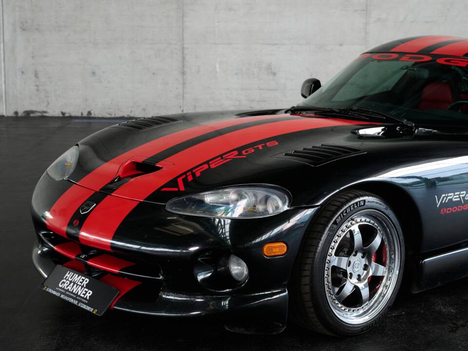 Image 3/50 of Dodge Viper GTS (2005)