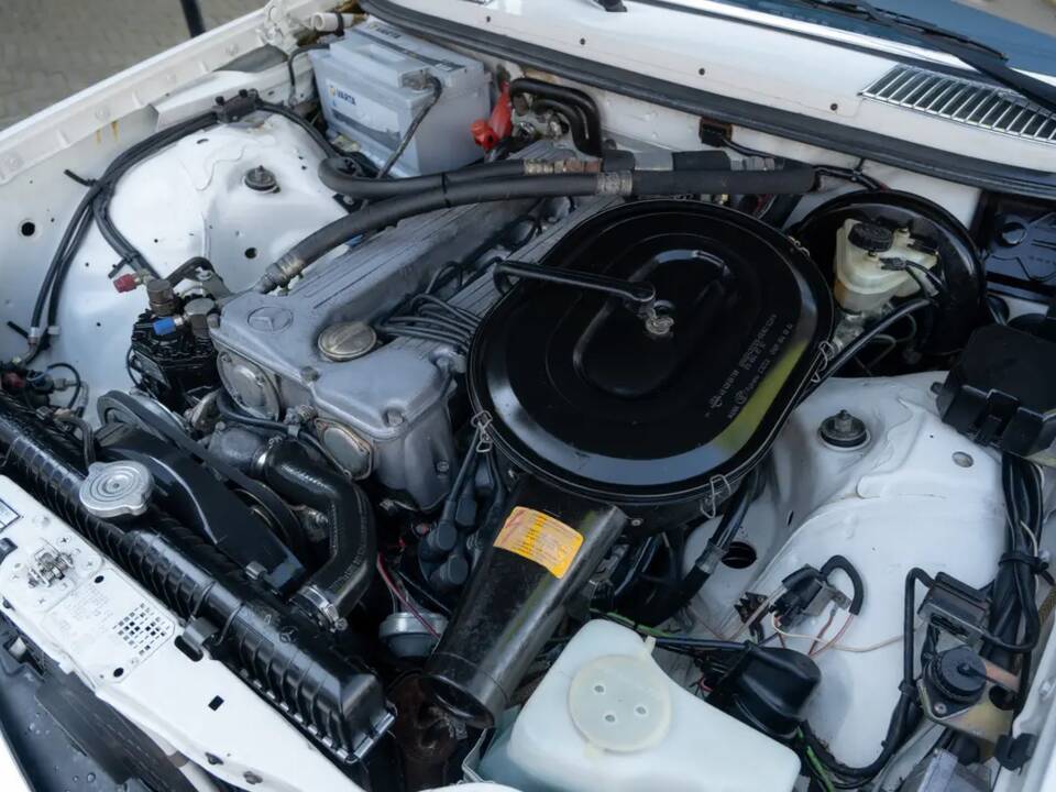 Image 9/62 of Mercedes-Benz 280 CE (1982)