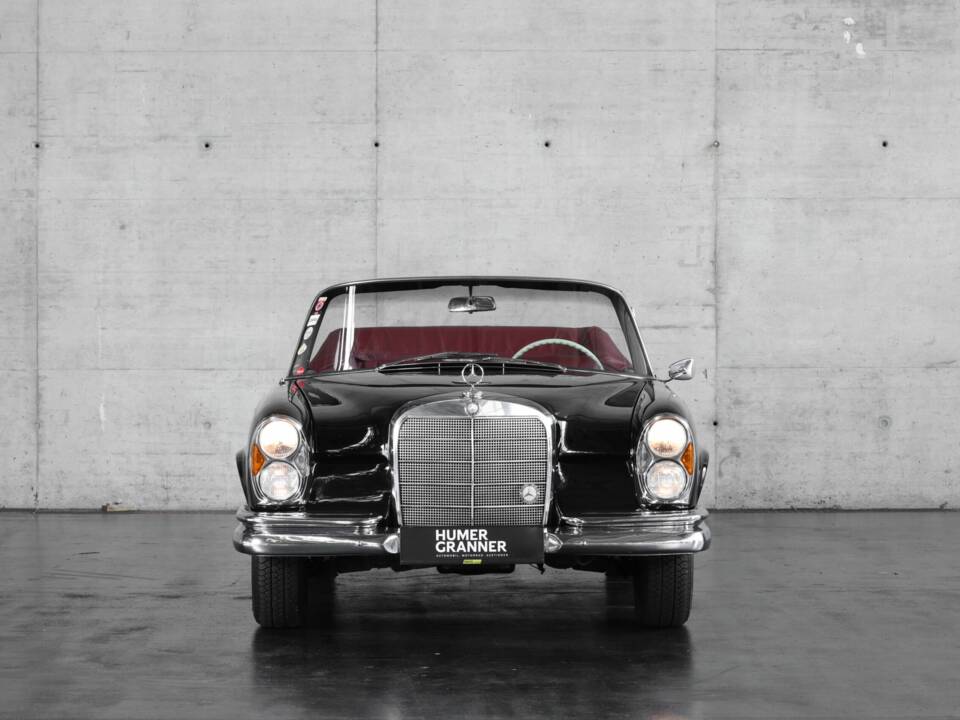 Image 7/50 of Mercedes-Benz 220 SE b (1962)