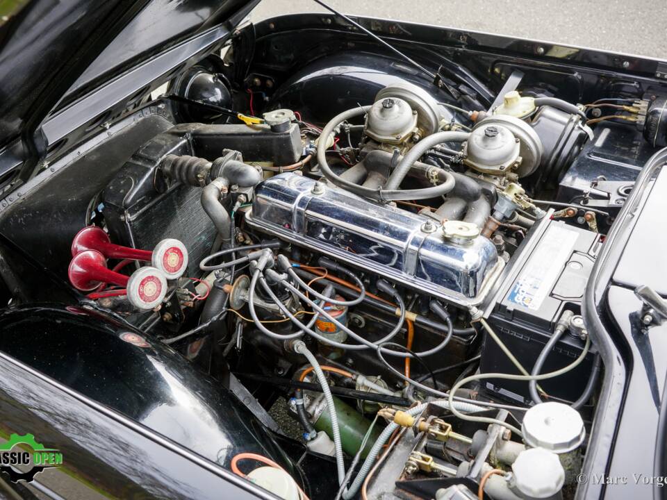 Image 16/37 of Triumph TR 4 (1965)