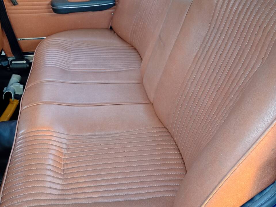 Image 13/15 of Alfa Romeo Giulia Super 1.3 (1972)