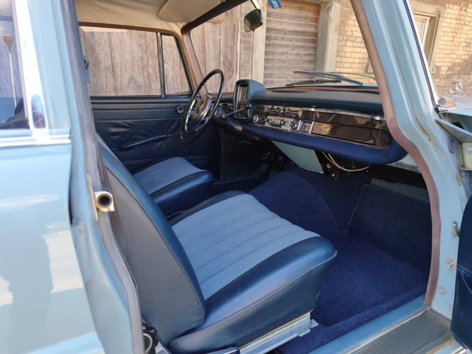 Afbeelding 6/25 van Mercedes-Benz 200 (1967)