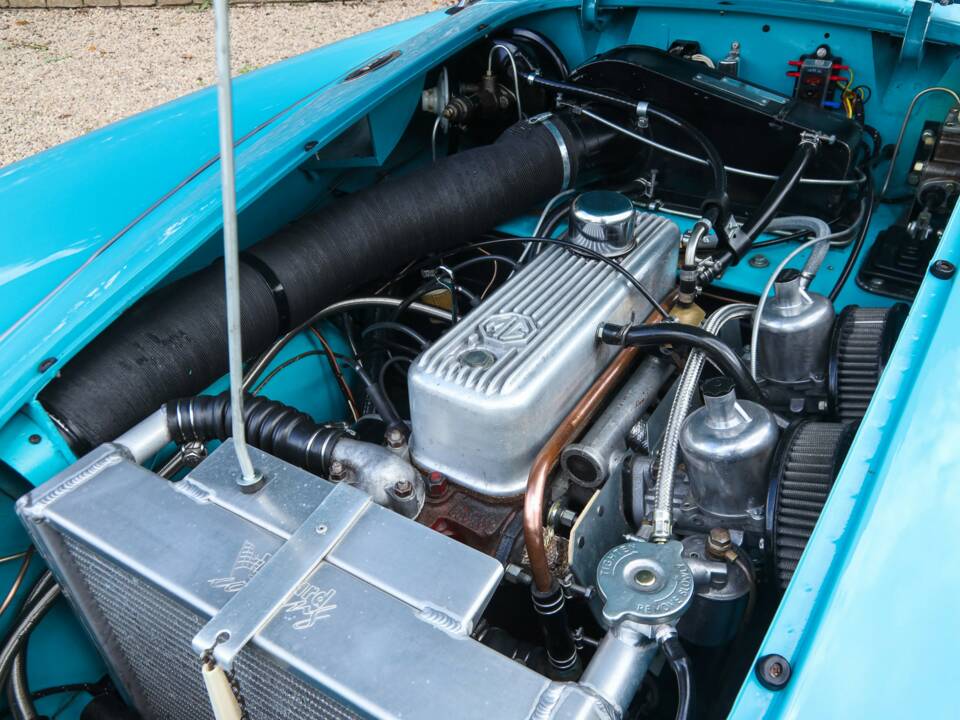 Image 16/50 of MG MGA 1600 (1958)