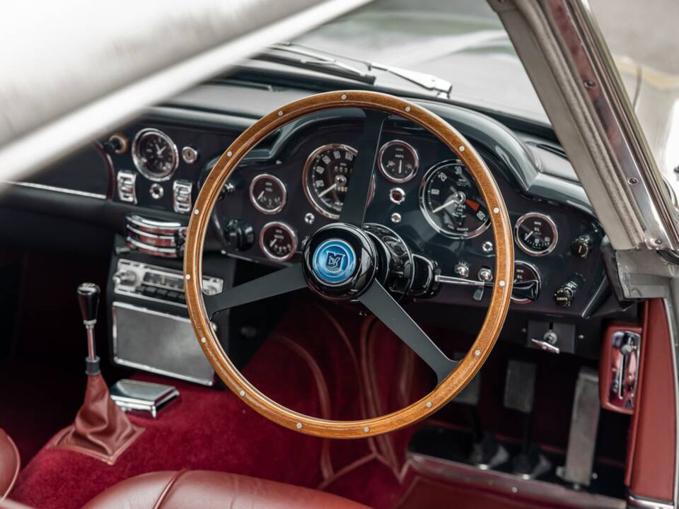 Bild 23/39 von Aston Martin DB 5 Vantage (1964)