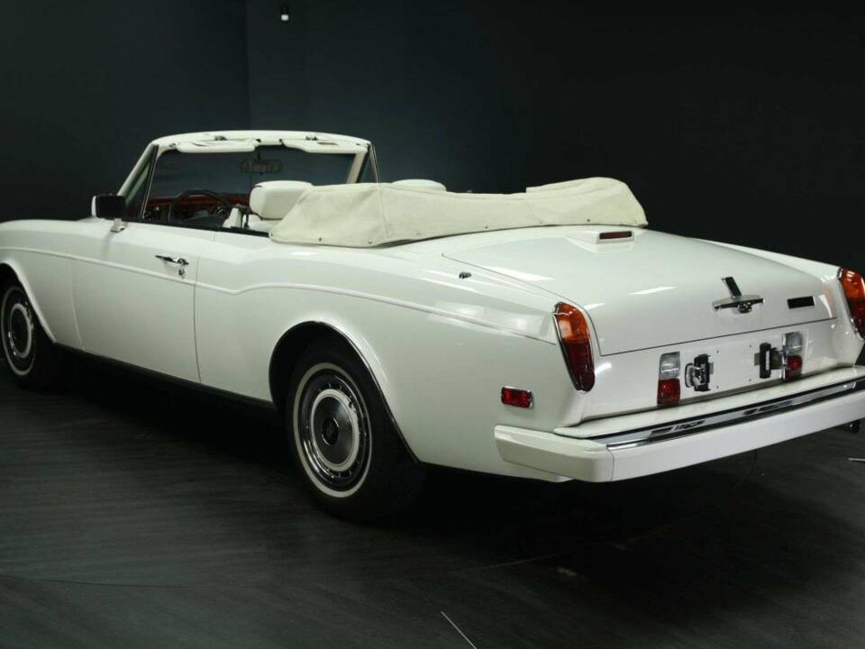 Image 4/50 of Rolls-Royce Corniche III (1991)