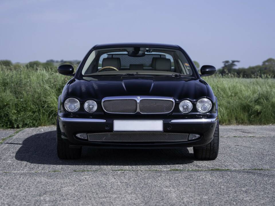 Obraz 6/50 pojazdu Jaguar XJR Super V8 (2004)