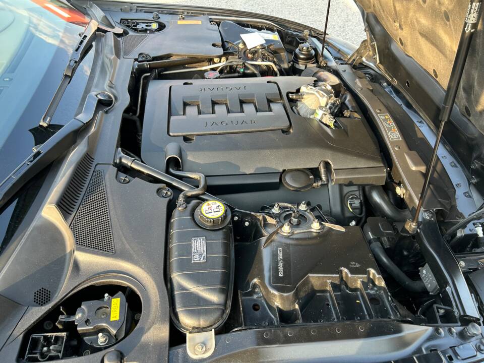 Image 33/36 of Jaguar XK 4.2 (2007)