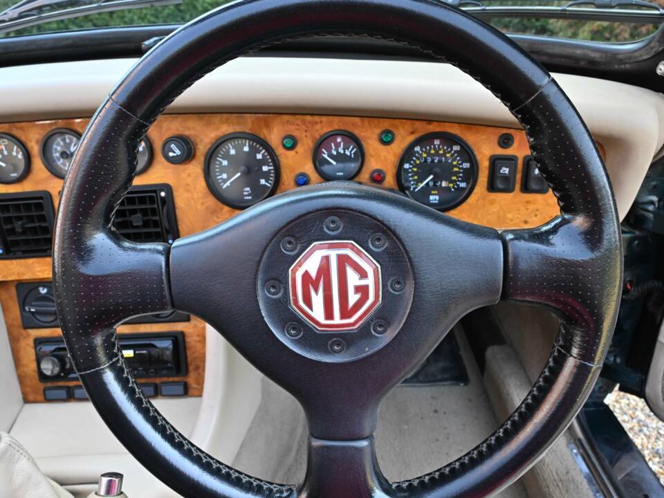 Bild 36/50 von MG RV8 (1995)