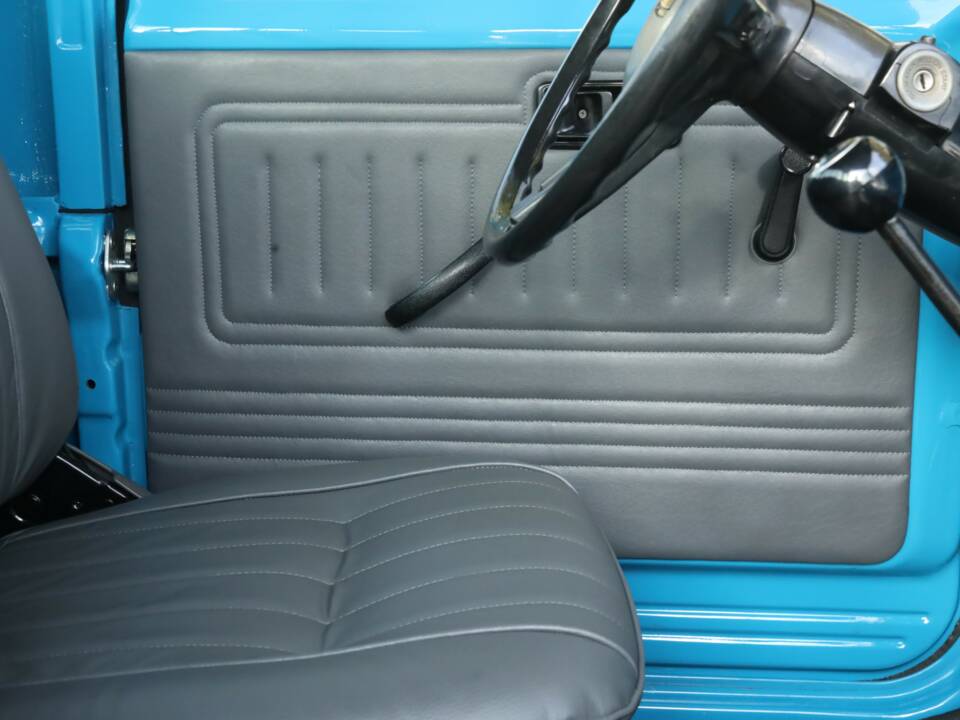 Bild 35/50 von Toyota Land Cruiser BJ 45 (1982)