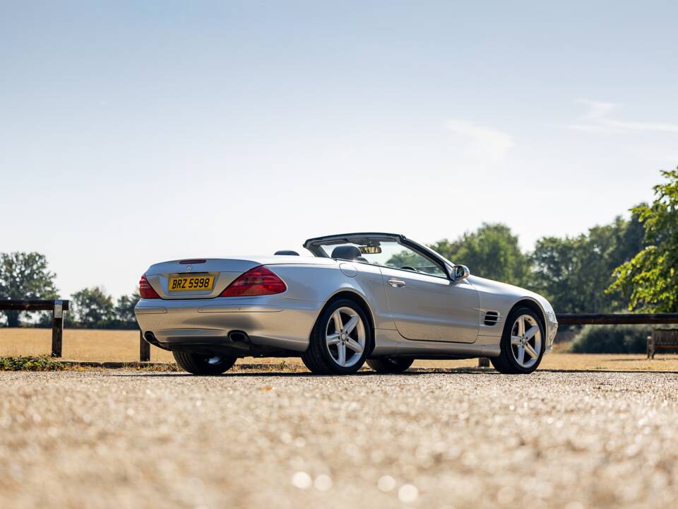 Image 9/50 de Mercedes-Benz SL 500 (2003)