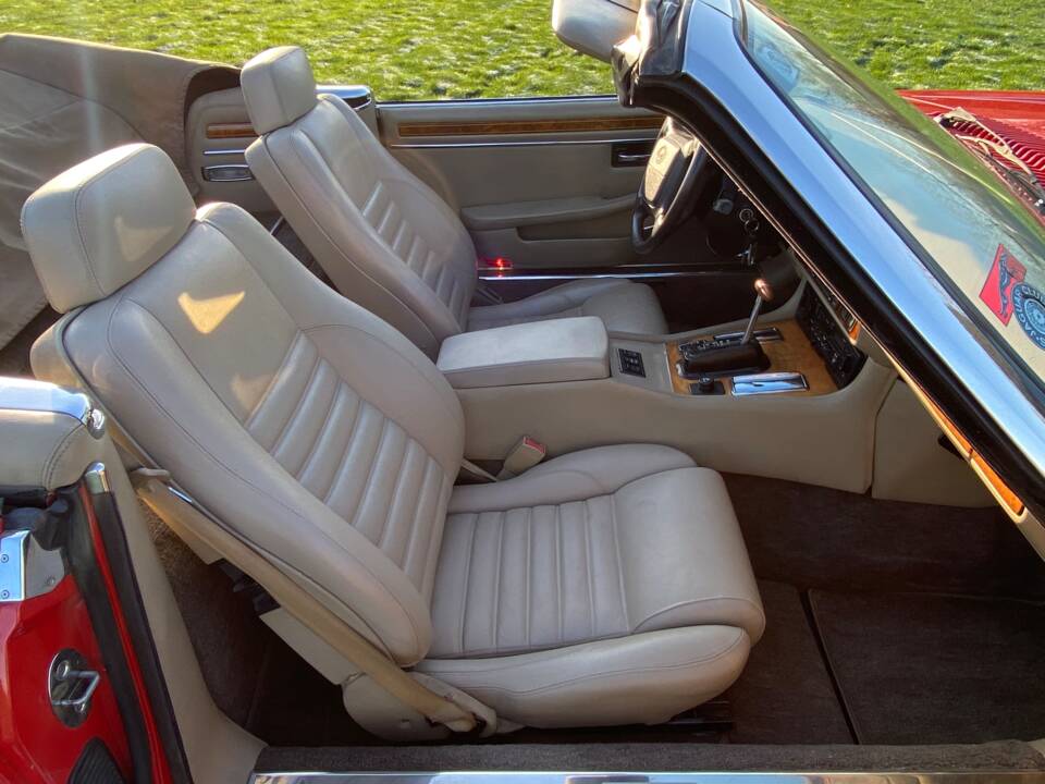 Image 12/30 of Jaguar XJS 5.3 V12 (1992)