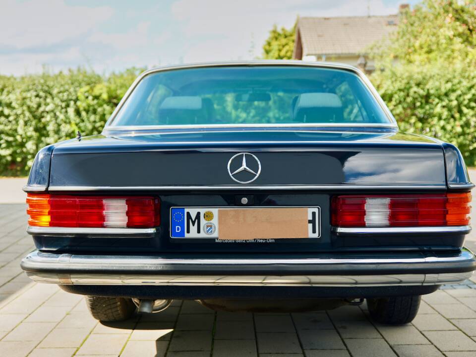 Bild 92/99 von Mercedes-Benz 230 CE (1983)