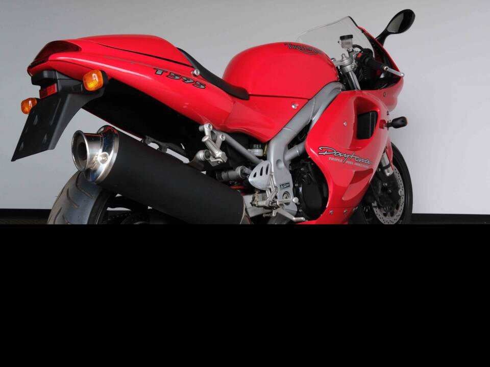 Image 13/66 of Triumph Daytona T595 (1998)