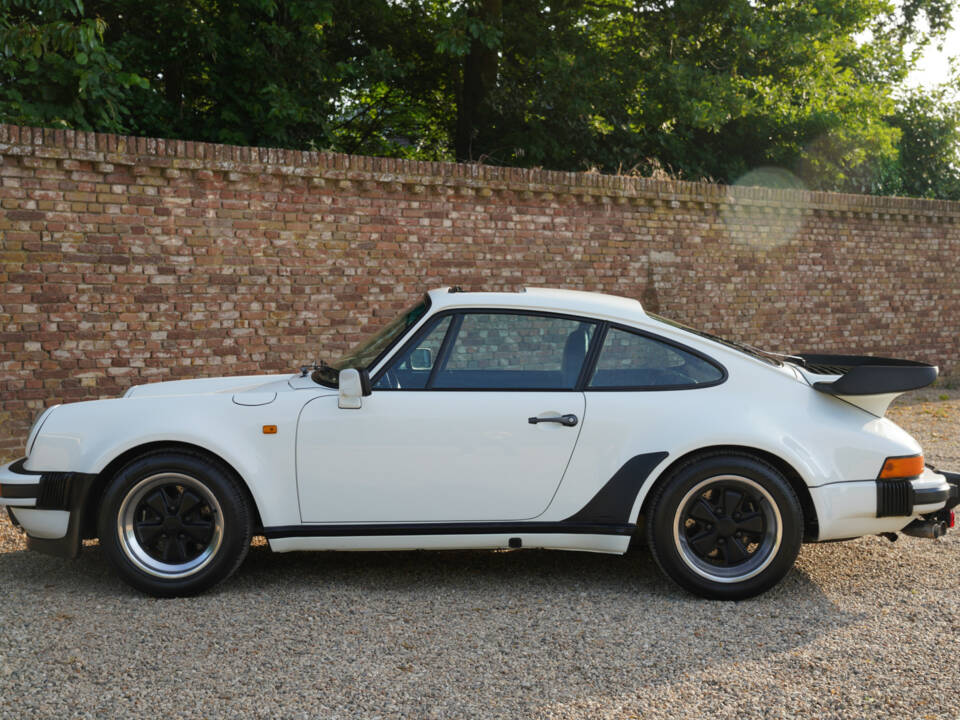 Image 17/50 of Porsche 911 Turbo 3.3 (1986)