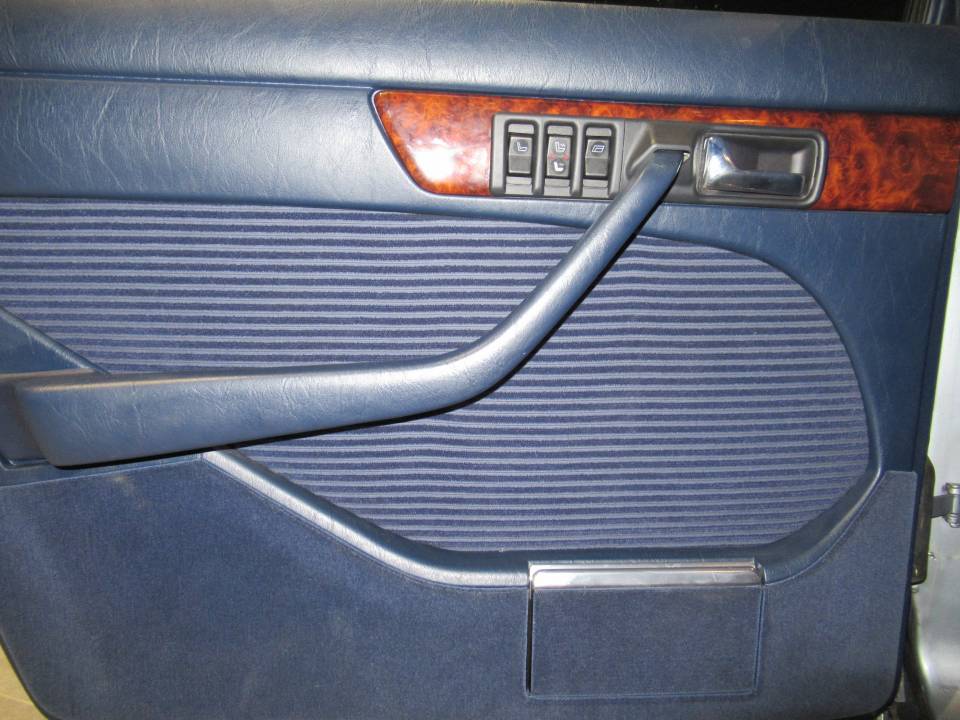 Imagen 11/19 de Mercedes-Benz 380 SEL (1981)