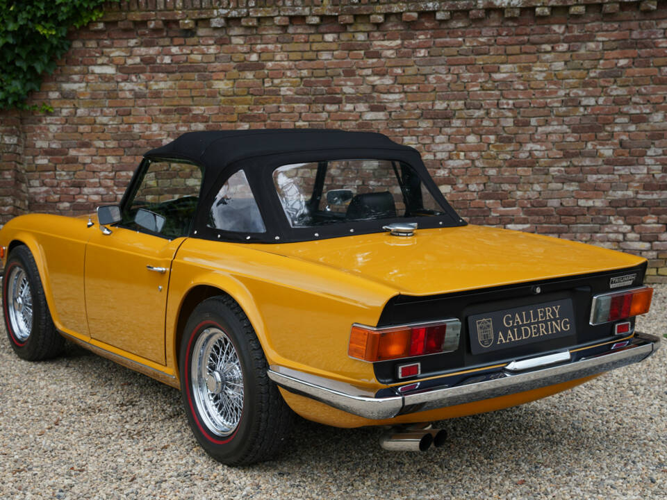 Immagine 26/50 di Triumph TR 6 (1971)