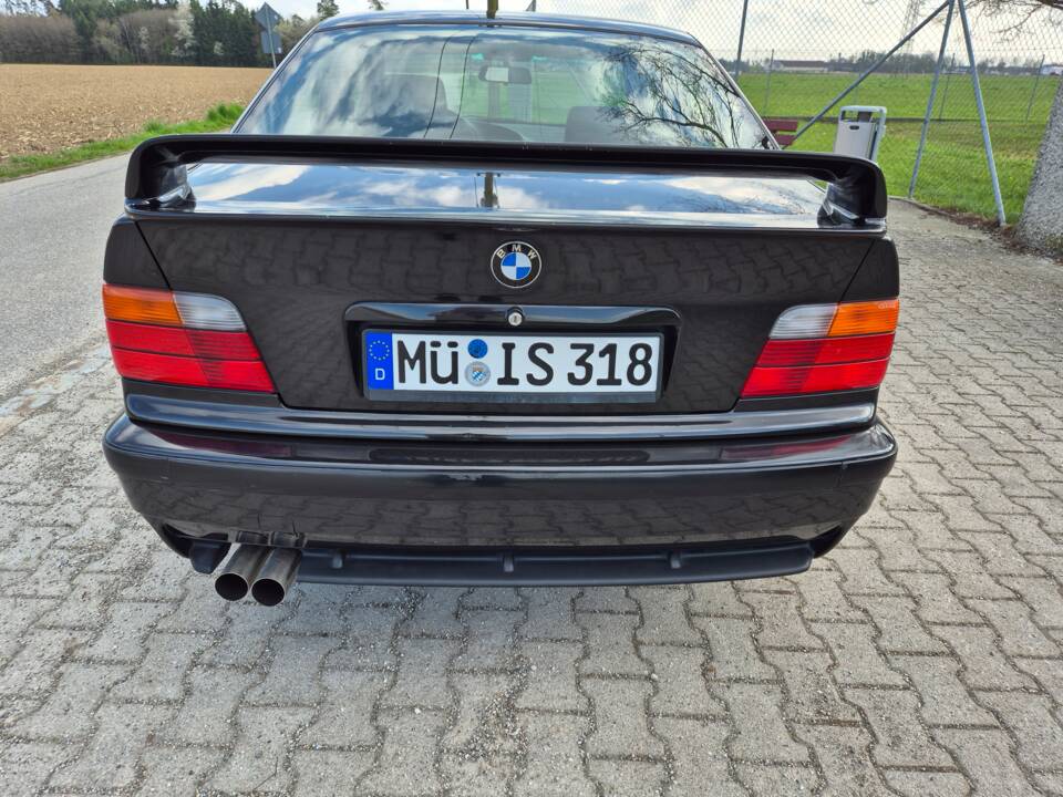Image 9/49 of BMW 318is "Class II" (1994)
