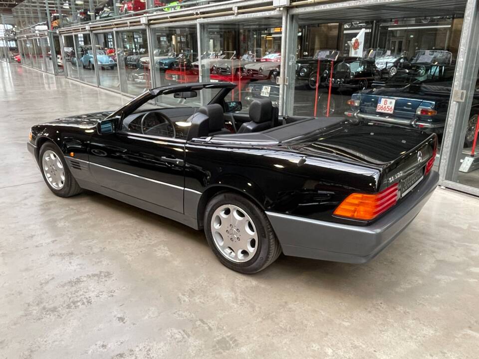 Image 37/53 of Mercedes-Benz 500 SL (1992)