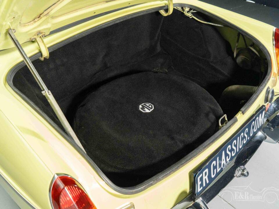 Image 6/19 de MG MGB (1977)