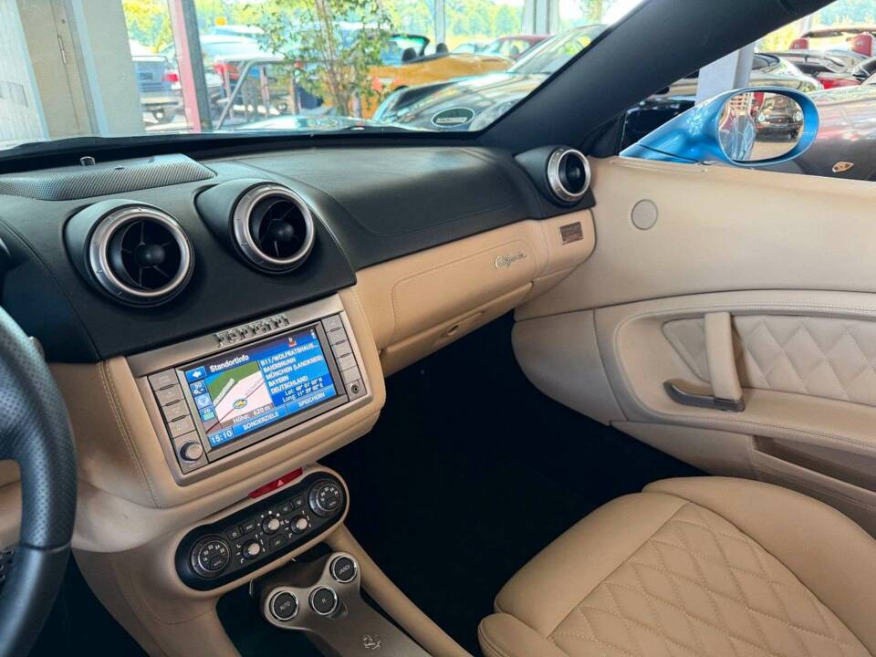 Immagine 17/42 di Ferrari California (2011)