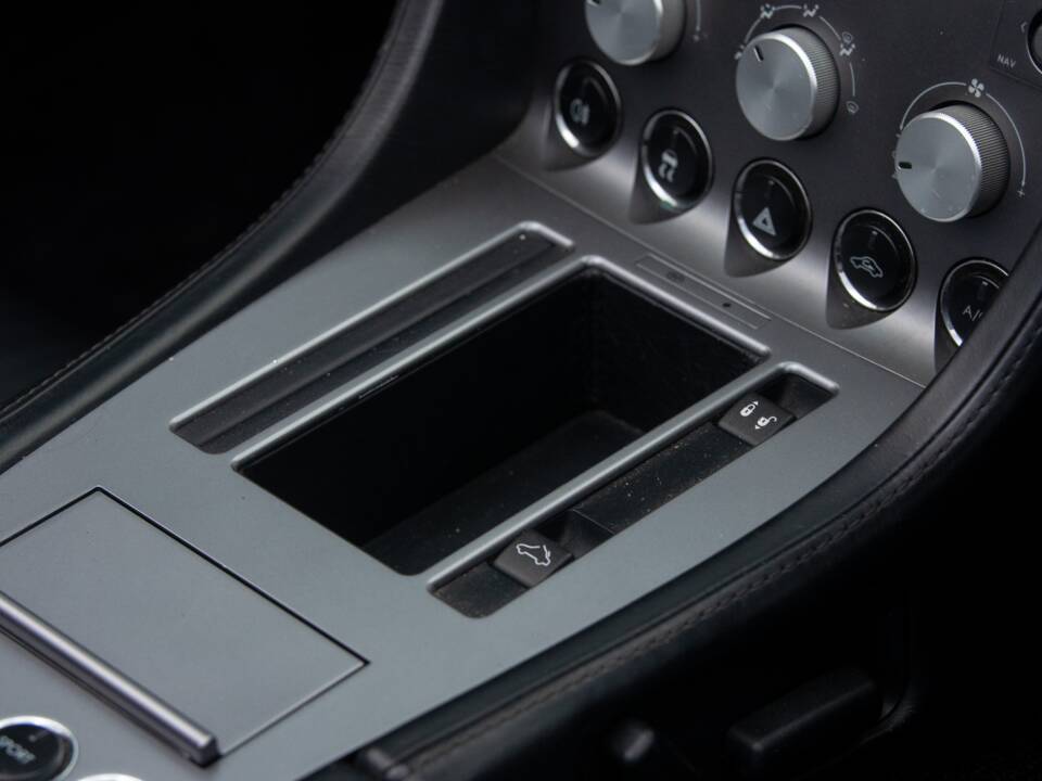 Bild 26/50 von Aston Martin DB 9 Volante (2006)