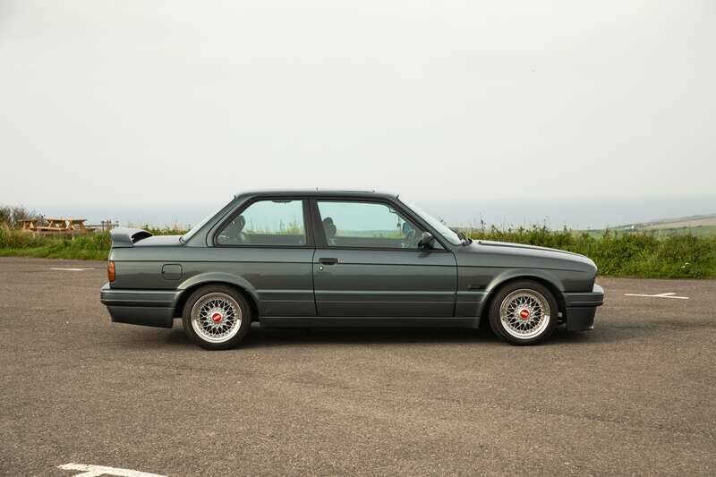 Image 18/50 of BMW 325i (1990)